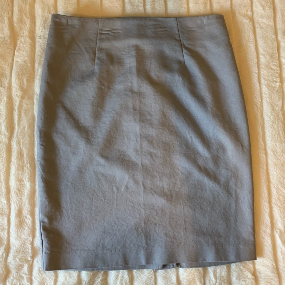 Light grey pencil skirt